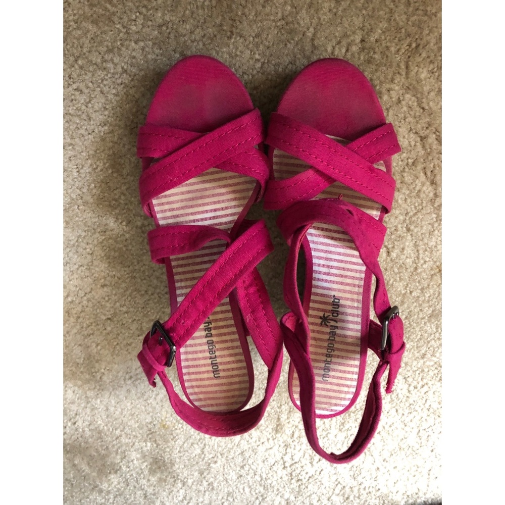 🔶 Pink Wedged Heels